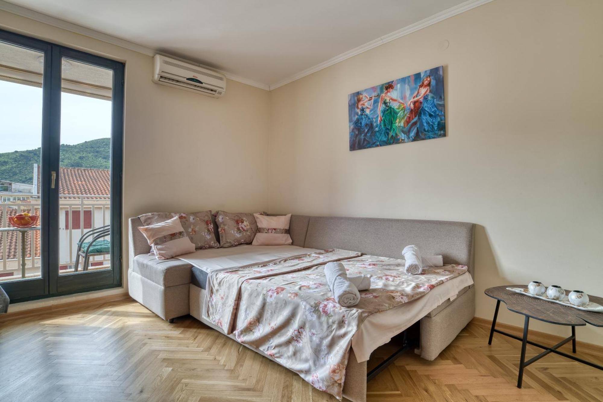 Comfort Apartment Near The Beach 부드바 외부 사진