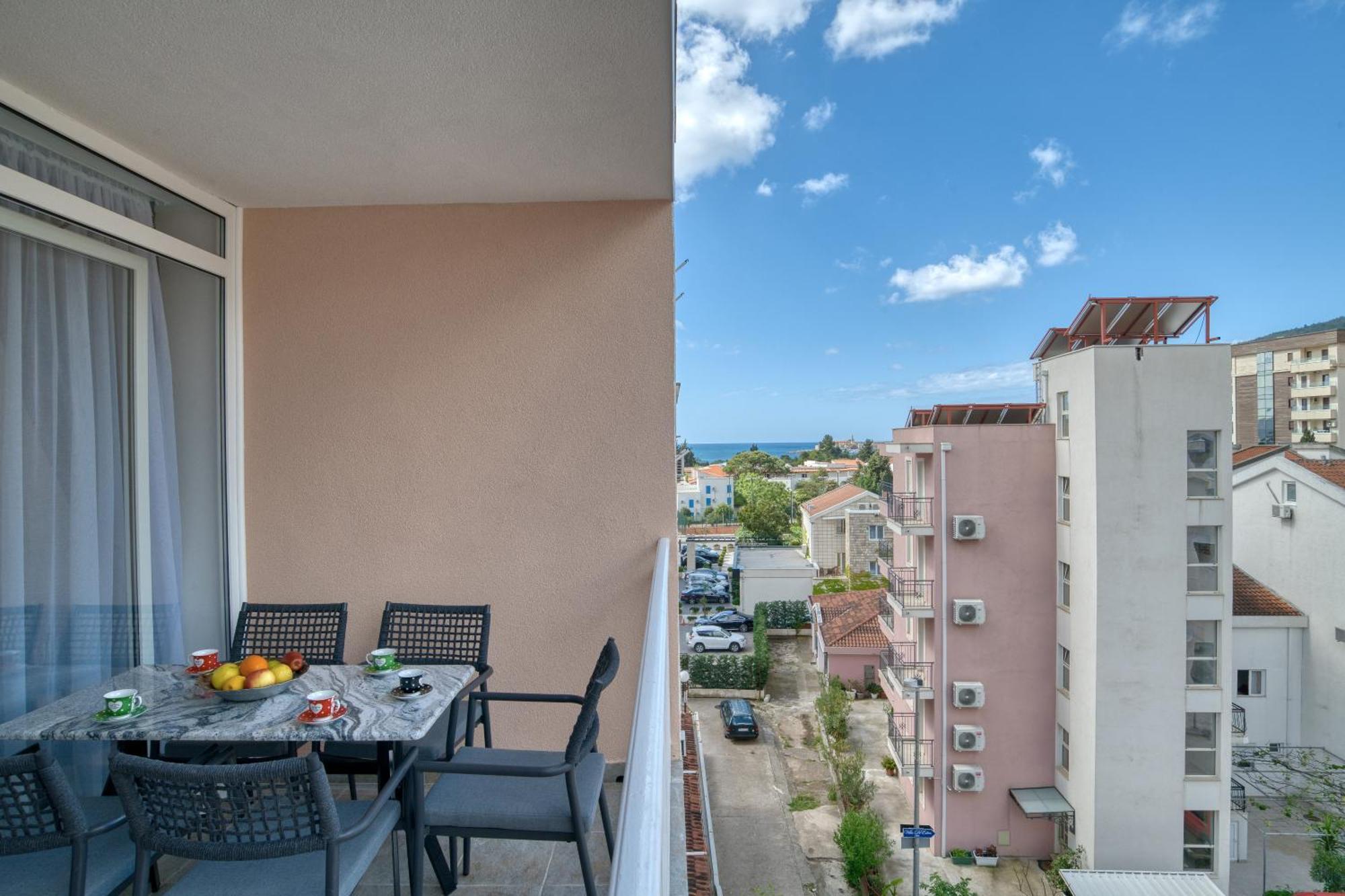 Comfort Apartment Near The Beach 부드바 외부 사진