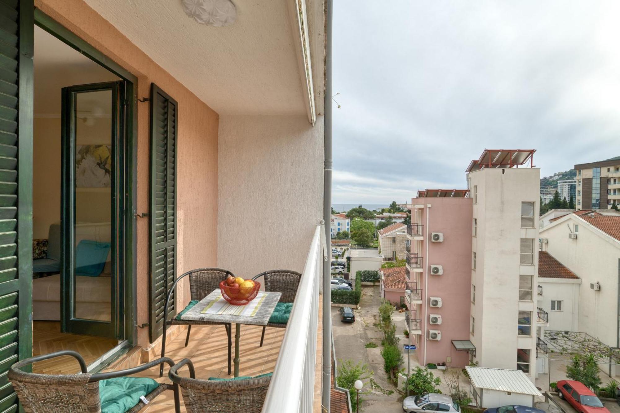 Comfort Apartment Near The Beach 부드바 외부 사진