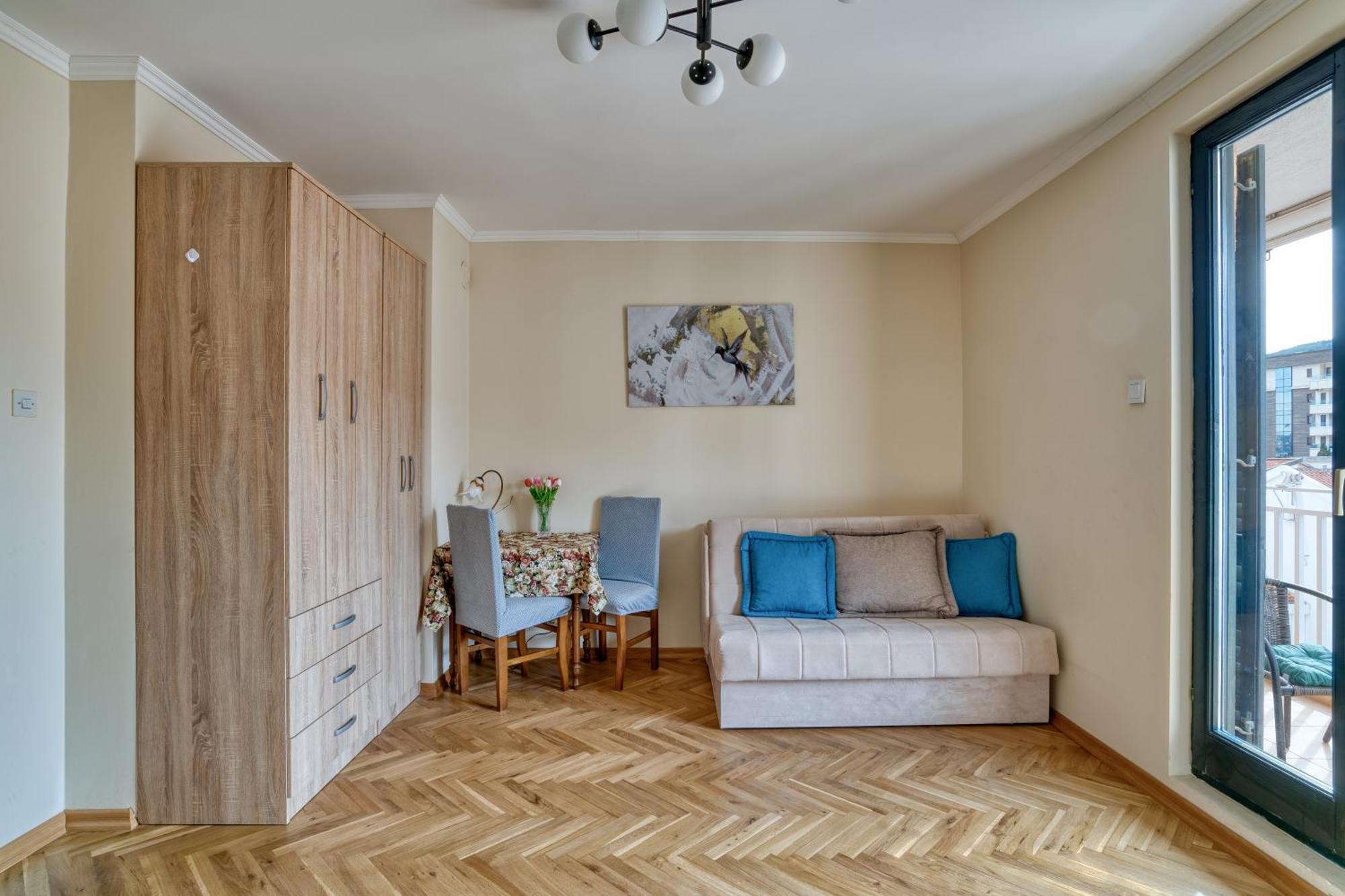 Comfort Apartment Near The Beach 부드바 외부 사진