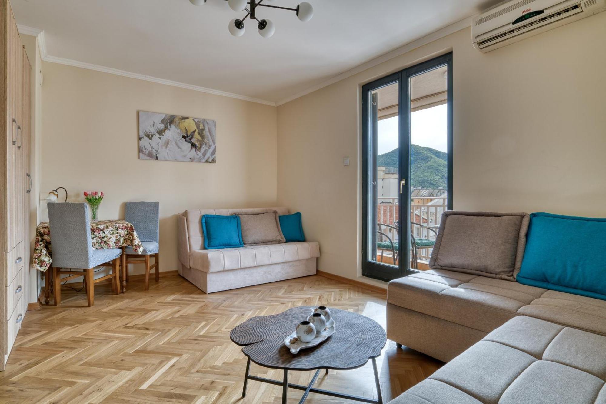 Comfort Apartment Near The Beach 부드바 외부 사진