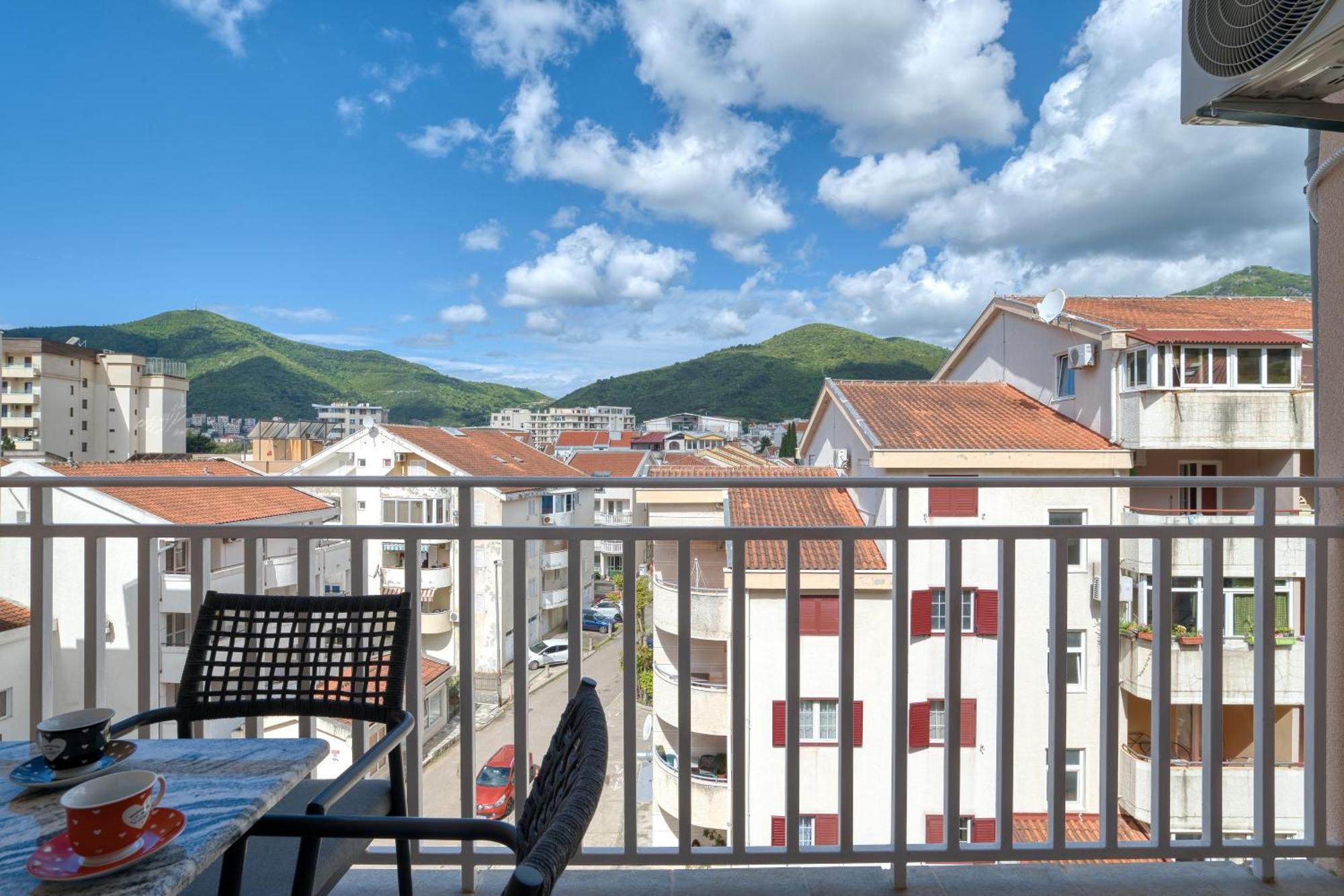 Comfort Apartment Near The Beach 부드바 외부 사진