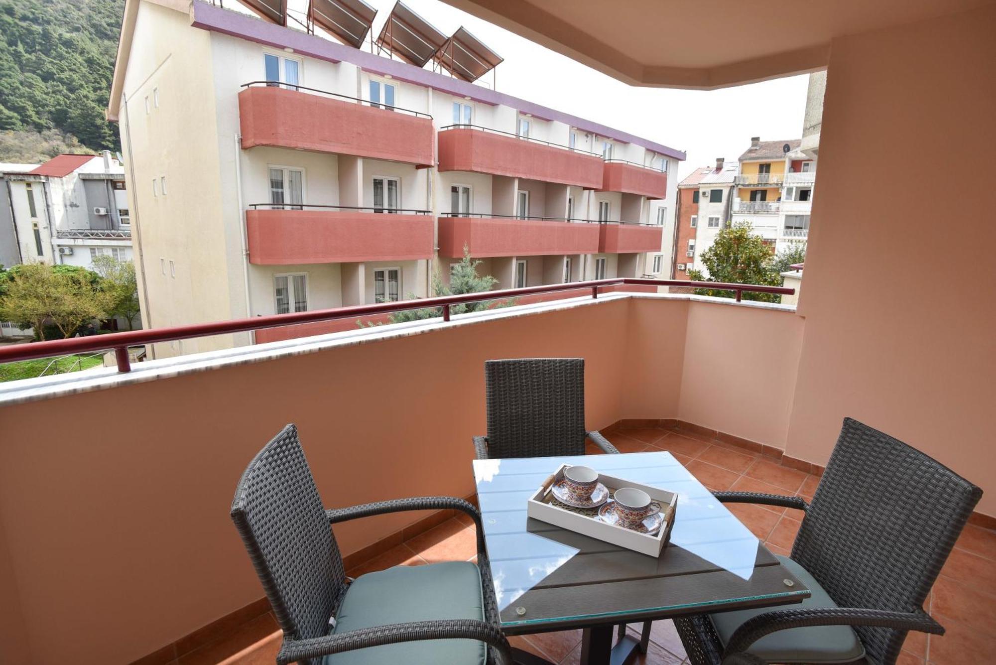 Comfort Apartment Near The Beach 부드바 외부 사진
