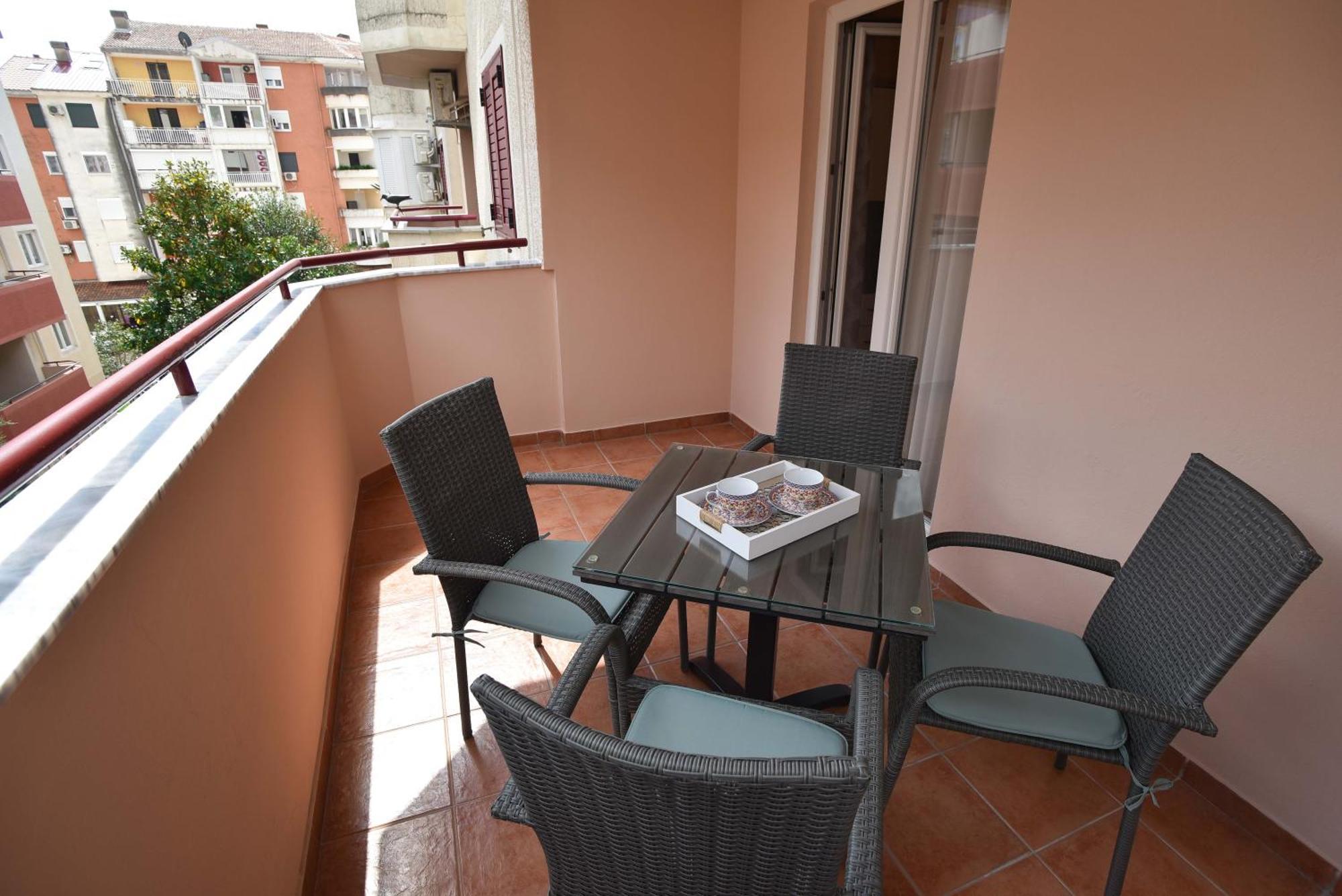 Comfort Apartment Near The Beach 부드바 외부 사진