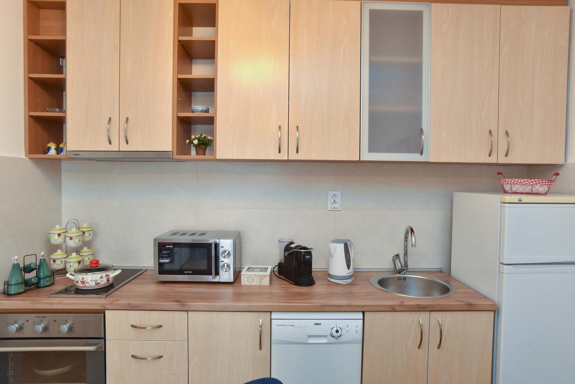 Comfort Apartment Near The Beach 부드바 외부 사진